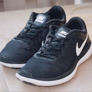 Black Nike Running shoes size 6.5